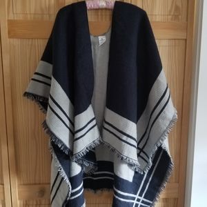 Woolrich Reversible Shawl